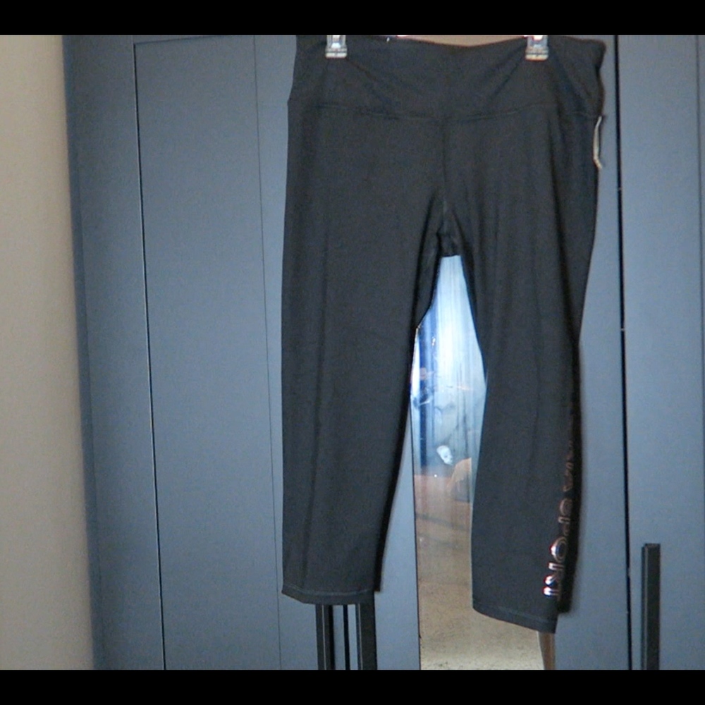 Victoria Sport workout pants (Brand New!!!)